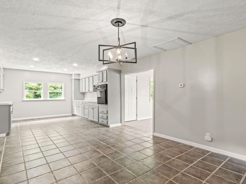 9689 Stickle Road, Saint Louisville, OH 43071 Photo 12