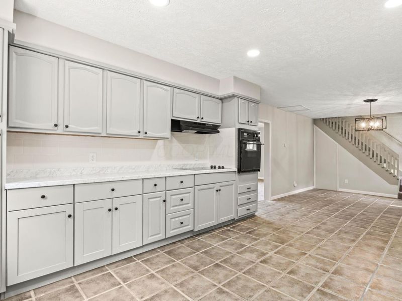 9689 Stickle Road, Saint Louisville, OH 43071 Photo 17