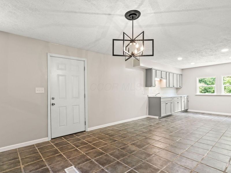 9689 Stickle Road, Saint Louisville, OH 43071 Photo 22