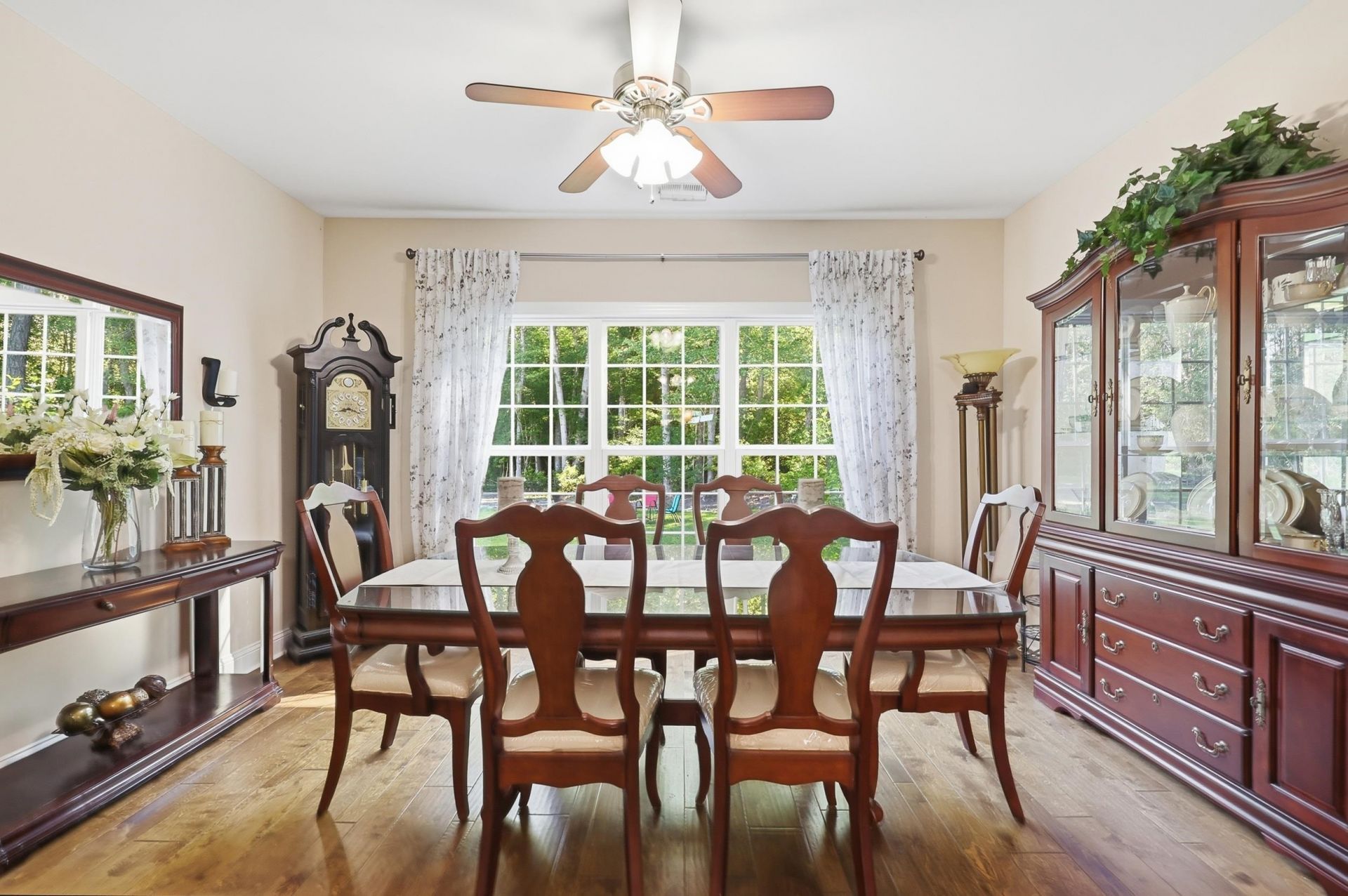 4206 Ridgewood Dr.  Photo 11