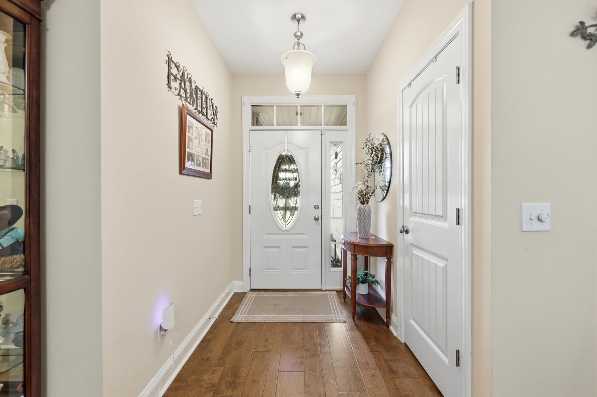 4206 Ridgewood Dr.  Photo 6