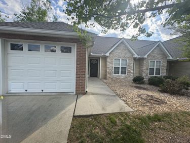 2520 Gordon Glen Court, Unit 100, Raleigh, NC 27617