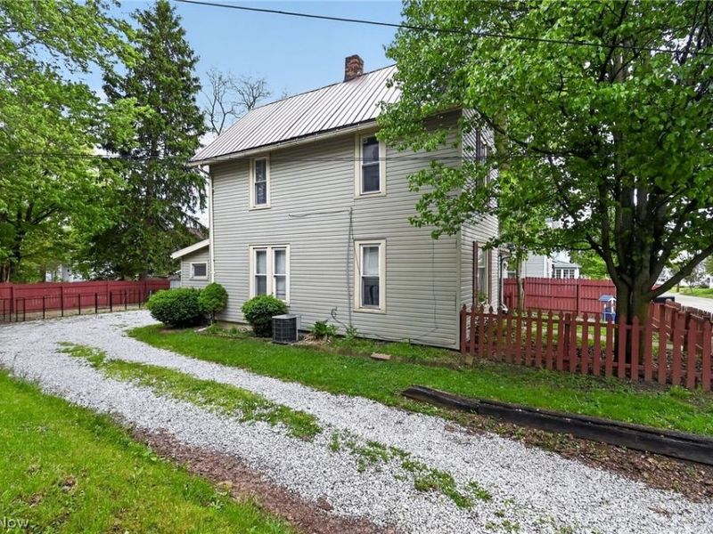 402 Vine Street, Ashland, OH 44805 Photo 2