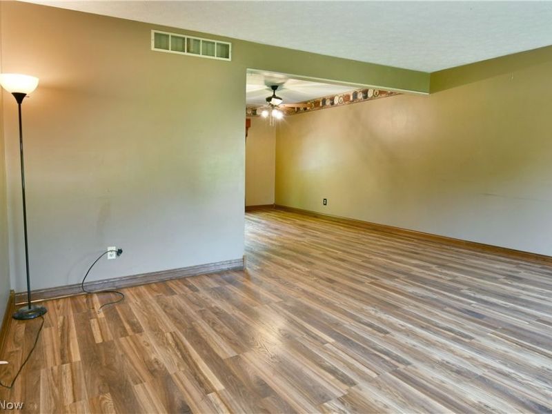 34 Hickory Trace Drive, Girard, OH 44420 Photo 12