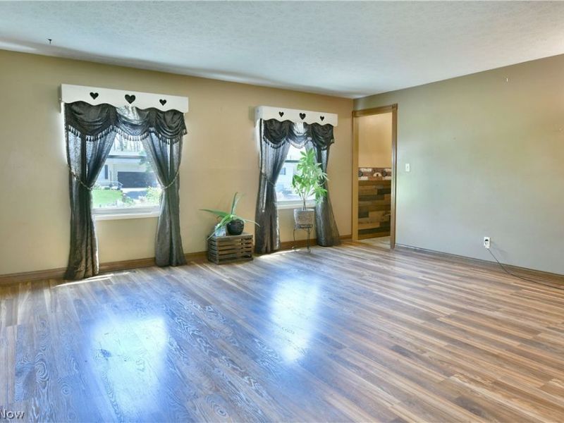 34 Hickory Trace Drive, Girard, OH 44420 Photo 14