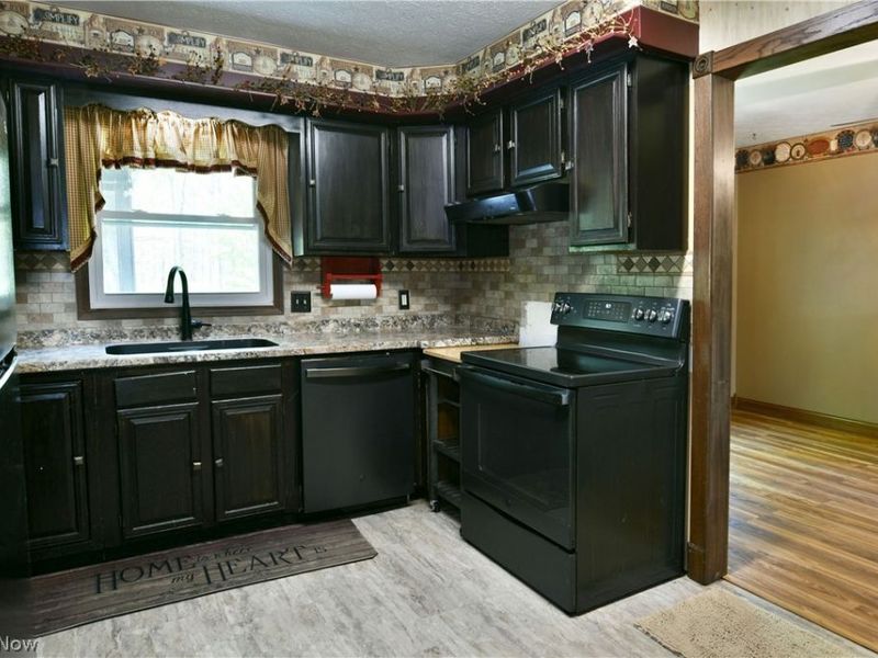 34 Hickory Trace Drive, Girard, OH 44420 Photo 20