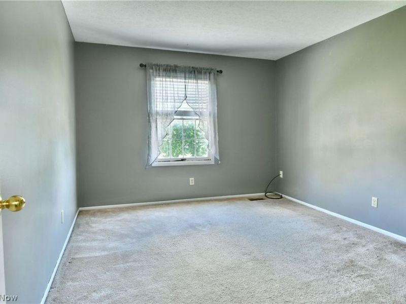 34 Hickory Trace Drive, Girard, OH 44420 Photo 27