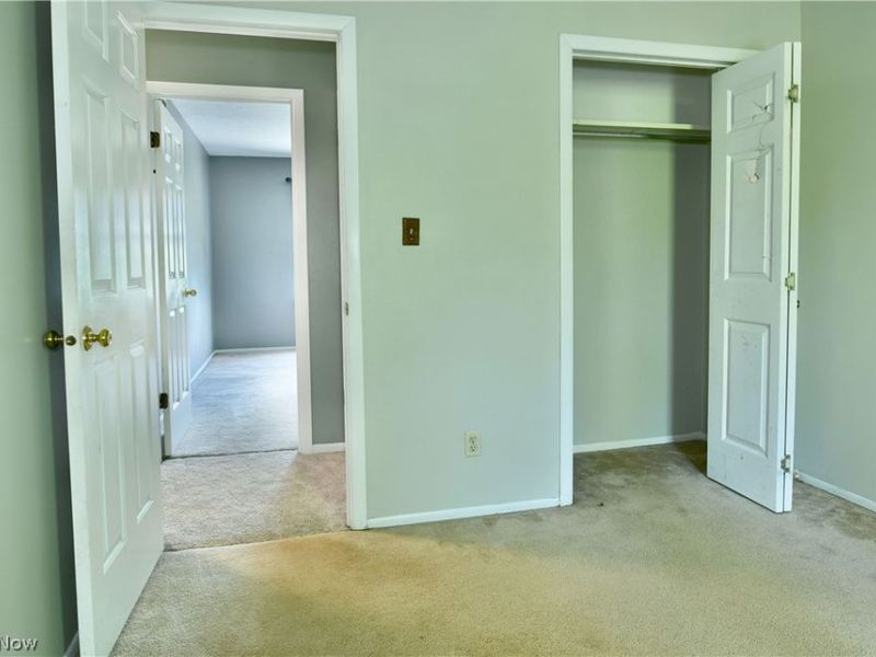 34 Hickory Trace Drive, Girard, OH 44420 Photo 28