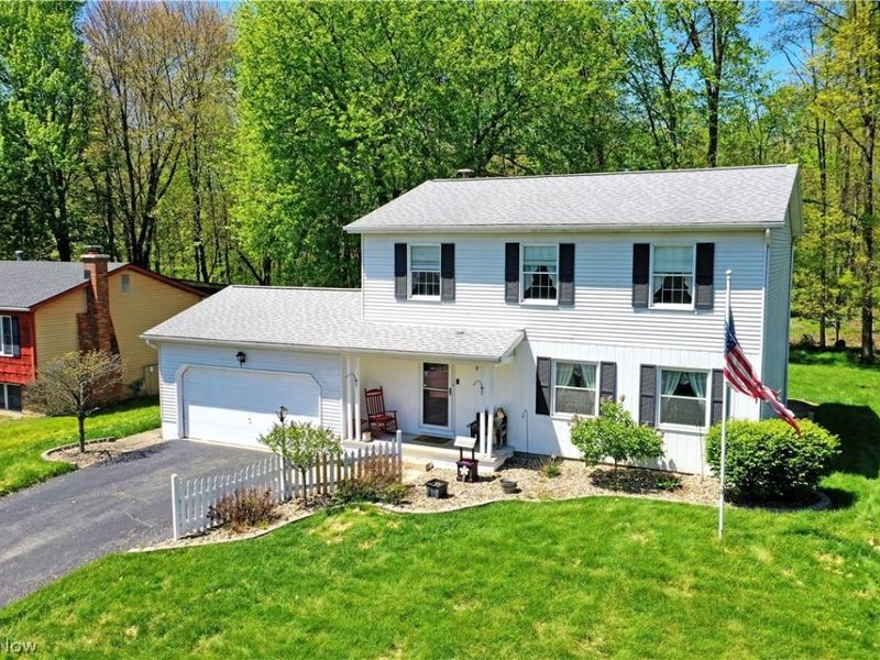 34 Hickory Trace Drive, Girard, OH 44420 Photo 3