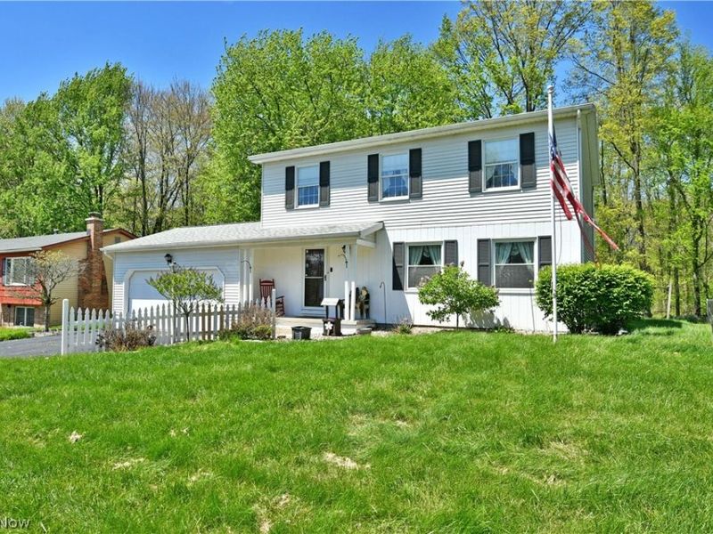 34 Hickory Trace Drive, Girard, OH 44420 Photo 4