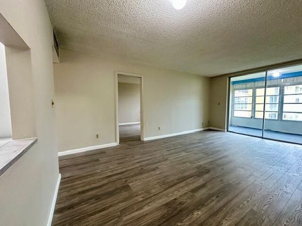 6020 NW 64th Avenue, Unit 207, Tamarac, FL 33319