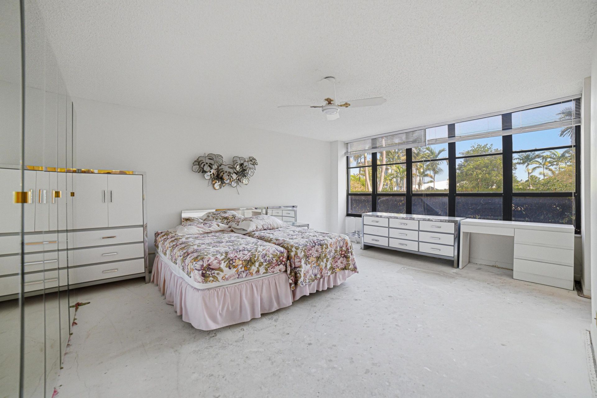600 Three Islands Boulevard, Unit 121, Hallandale Beach, FL 33009 Photo