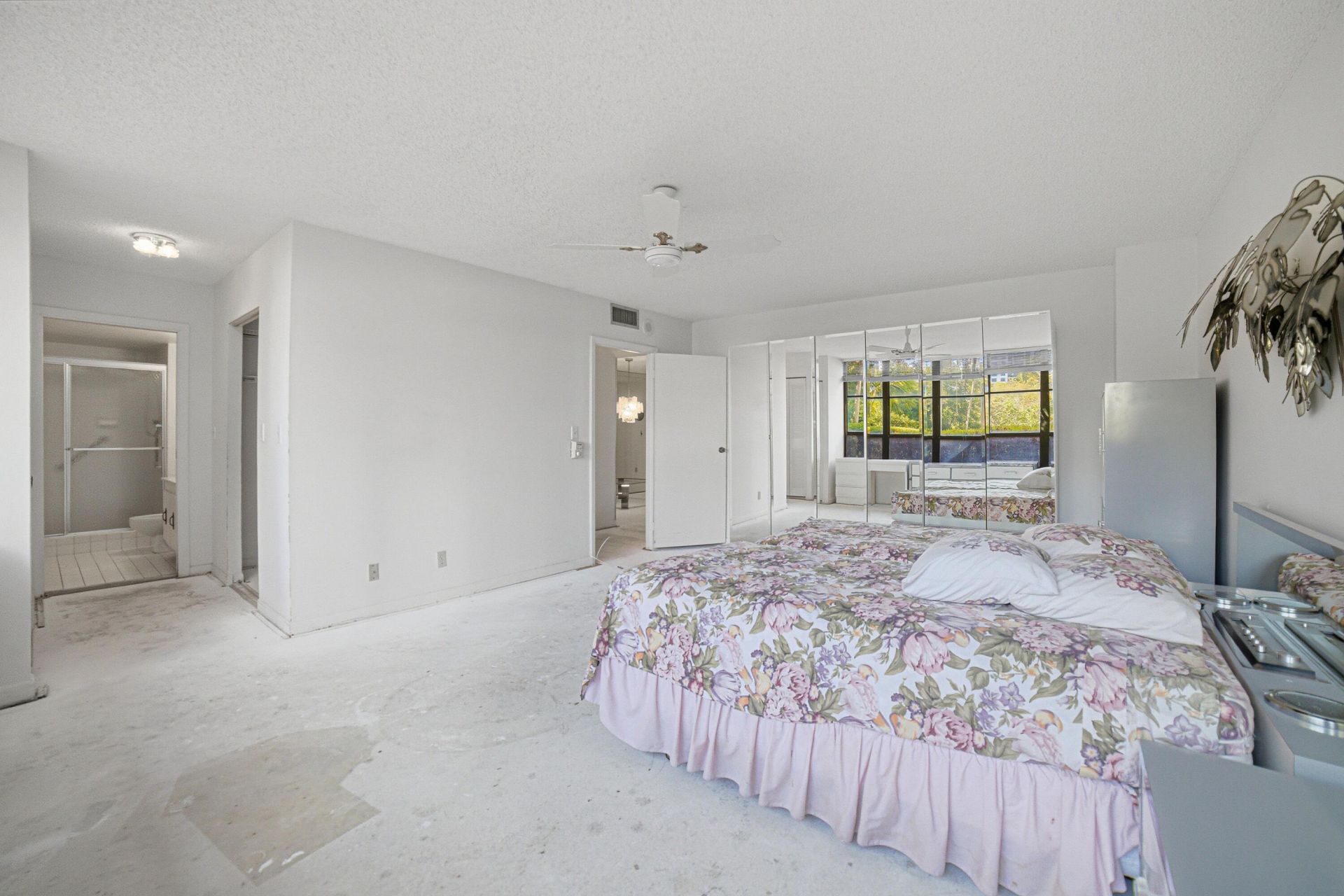 600 Three Islands Boulevard, Unit 121, Hallandale Beach, FL 33009 Photo