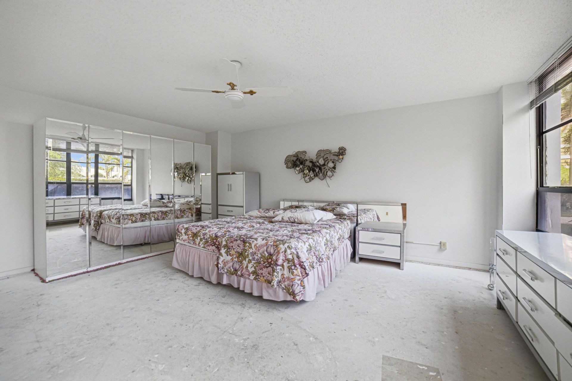 600 Three Islands Boulevard, Unit 121, Hallandale Beach, FL 33009 Photo