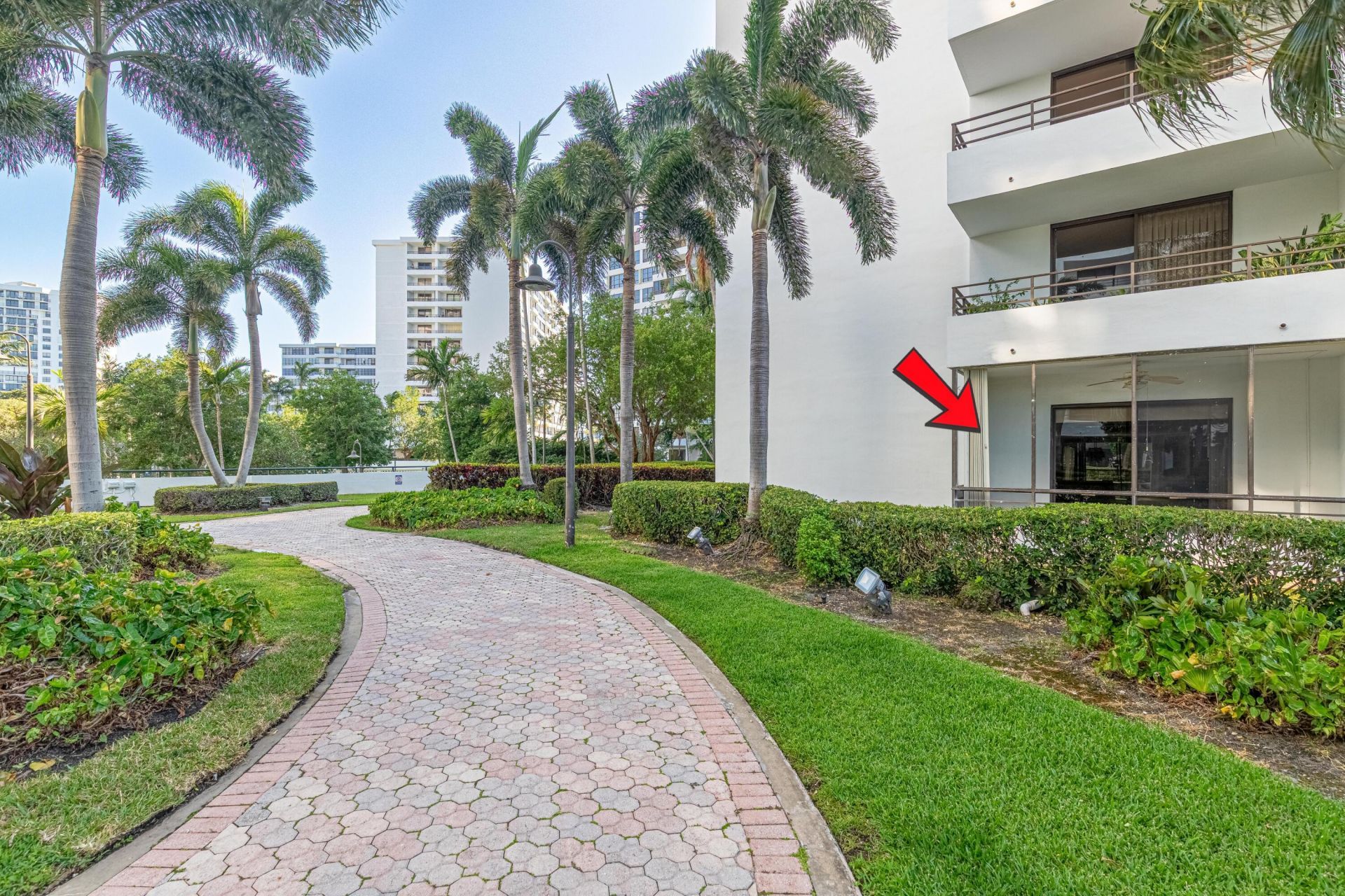 600 Three Islands Boulevard, Unit 121, Hallandale Beach, FL 33009 Photo