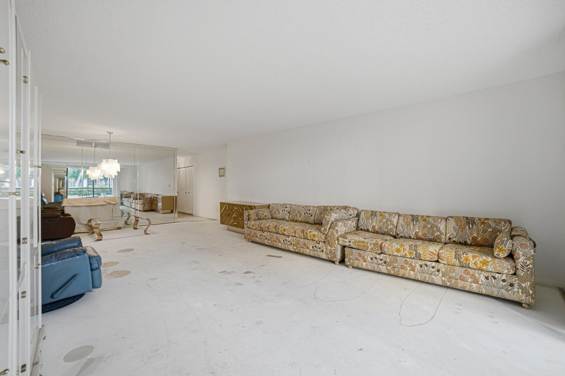 600 Three Islands Boulevard, Unit 121, Hallandale Beach, FL 33009 Photo