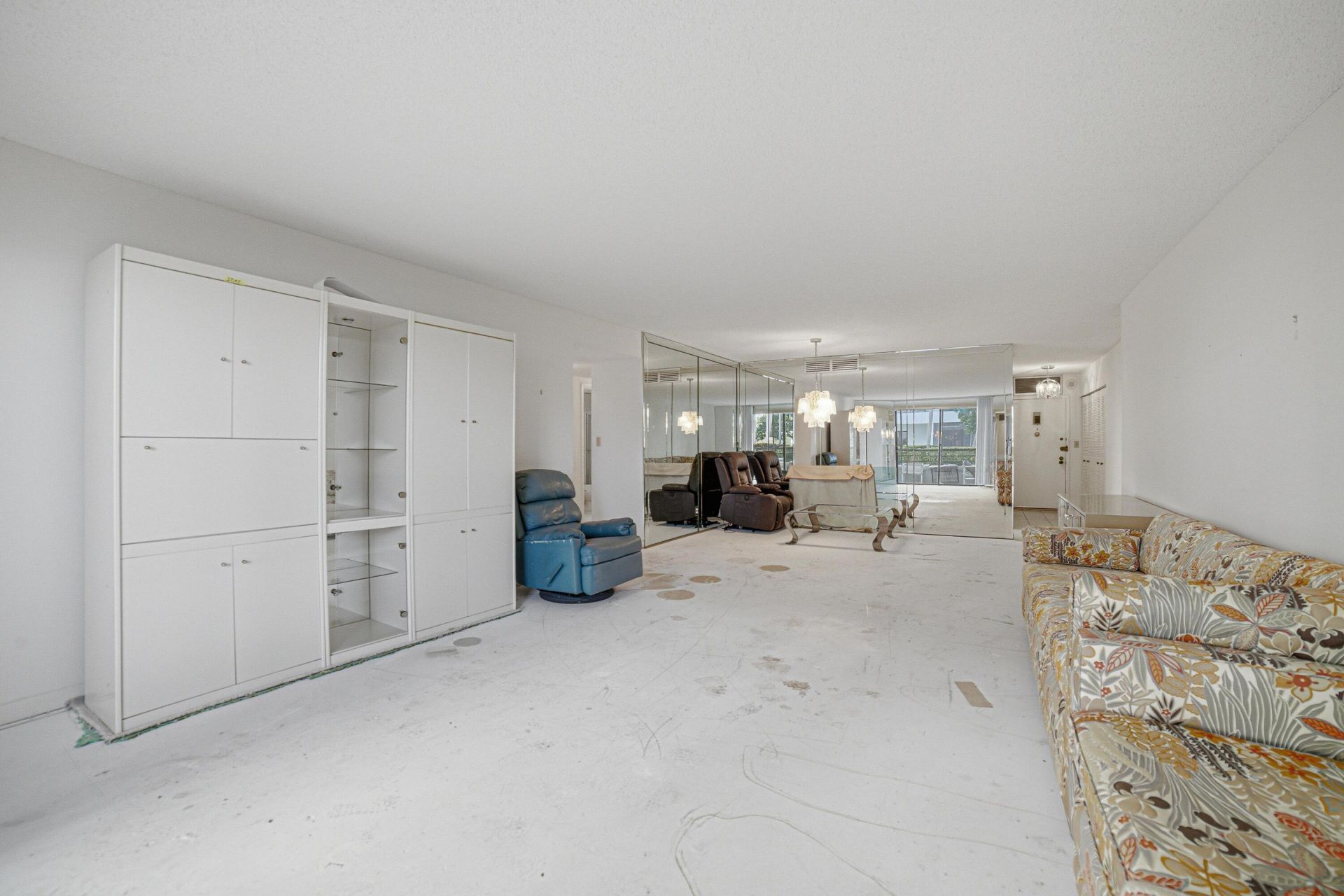 600 Three Islands Boulevard, Unit 121, Hallandale Beach, FL 33009 Photo