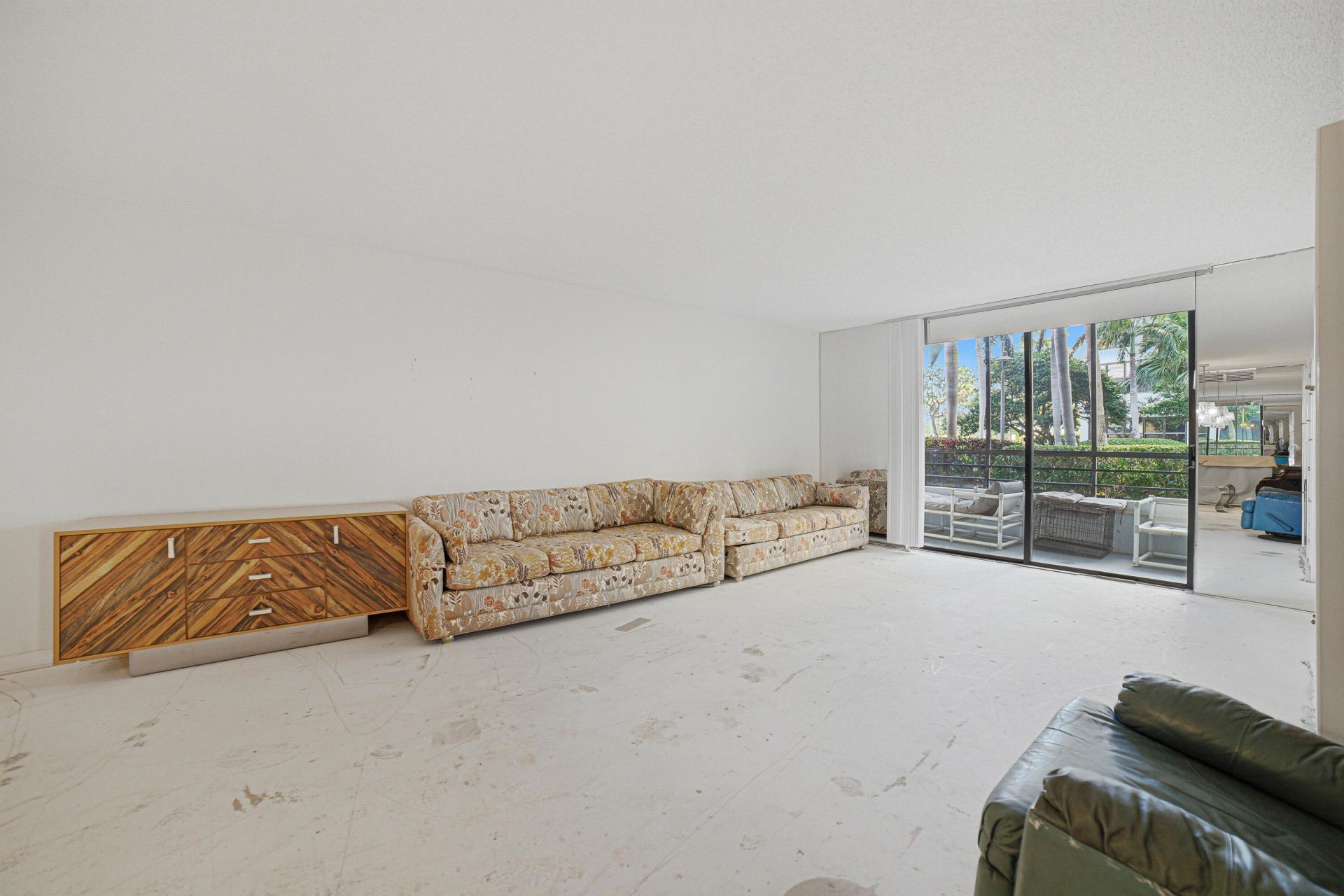 600 Three Islands Boulevard, Unit 121, Hallandale Beach, FL 33009 Photo
