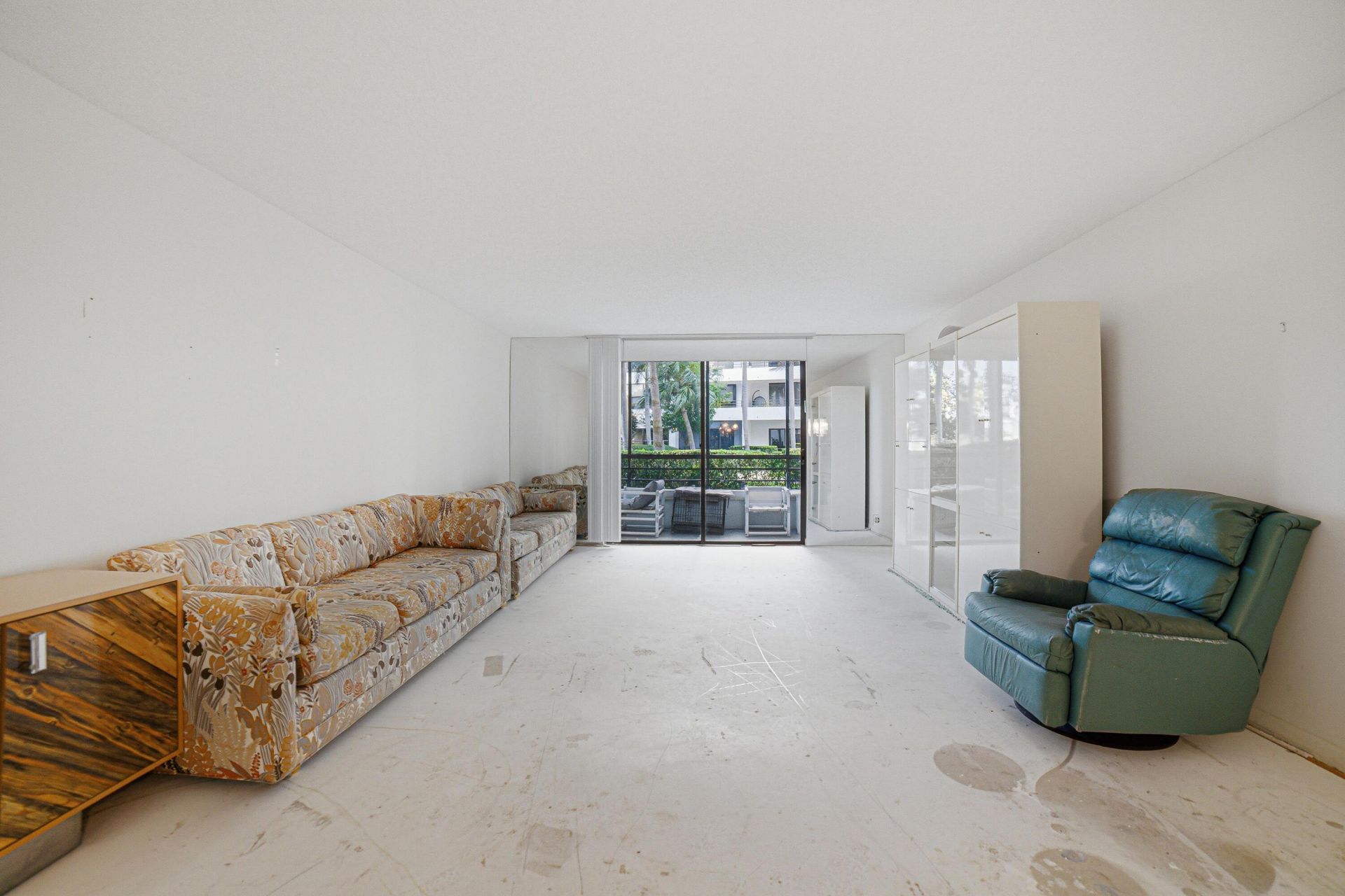 600 Three Islands Boulevard, Unit 121, Hallandale Beach, FL 33009 Photo