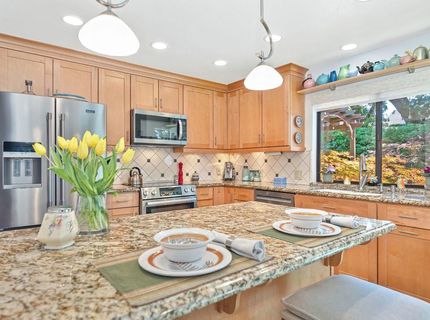 7671 Greenhaven Dr, Sacramento, CA 95831 Photo