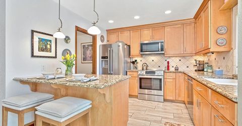 7671 Greenhaven Dr, Sacramento, CA 95831 Photo