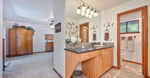 7671 Greenhaven Dr, Sacramento, CA 95831 Photo