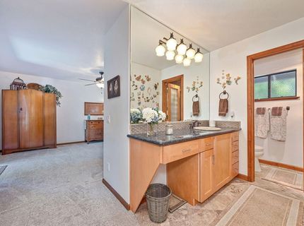 7671 Greenhaven Dr, Sacramento, CA 95831 Photo