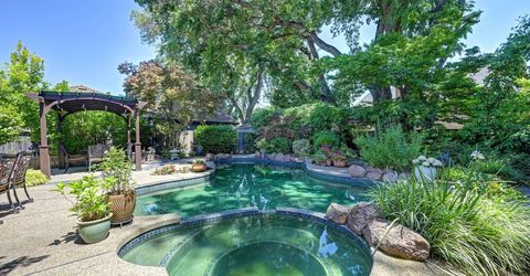 7671 Greenhaven Dr, Sacramento, CA 95831 Photo
