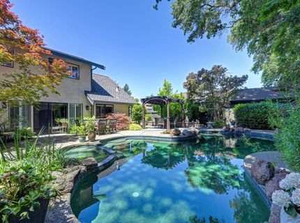 7671 Greenhaven Dr, Sacramento, CA 95831 Photo