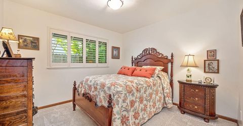 7671 Greenhaven Dr, Sacramento, CA 95831 Photo