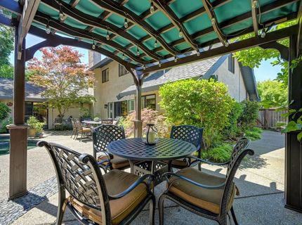 7671 Greenhaven Dr, Sacramento, CA 95831 Photo