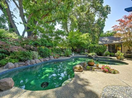 7671 Greenhaven Dr, Sacramento, CA 95831 Photo
