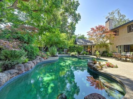 7671 Greenhaven Dr, Sacramento, CA 95831 Photo