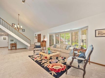 7671 Greenhaven Dr, Sacramento, CA 95831 Photo