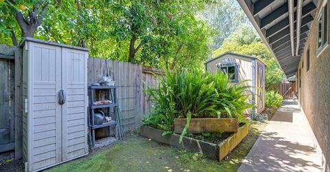 7671 Greenhaven Dr, Sacramento, CA 95831 Photo