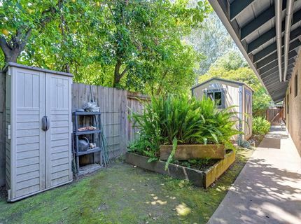 7671 Greenhaven Dr, Sacramento, CA 95831 Photo