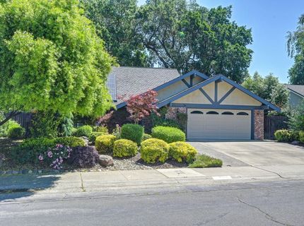 7671 Greenhaven Dr, Sacramento, CA 95831 Photo