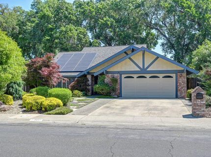 7671 Greenhaven Dr, Sacramento, CA 95831 Photo