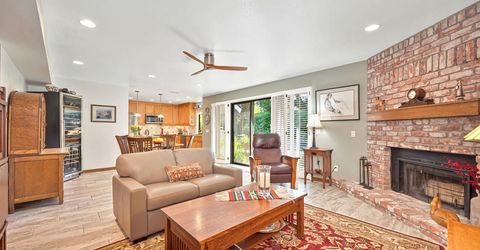 7671 Greenhaven Dr, Sacramento, CA 95831 Photo