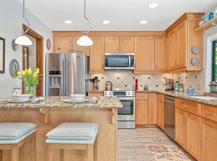 7671 Greenhaven Dr, Sacramento, CA 95831 Photo