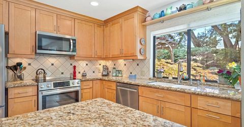 7671 Greenhaven Dr, Sacramento, CA 95831 Photo