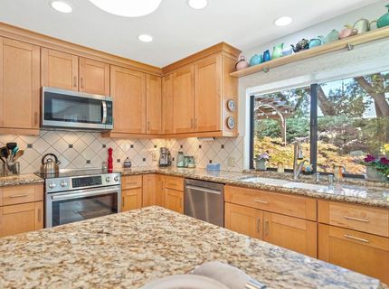 7671 Greenhaven Dr, Sacramento, CA 95831 Photo