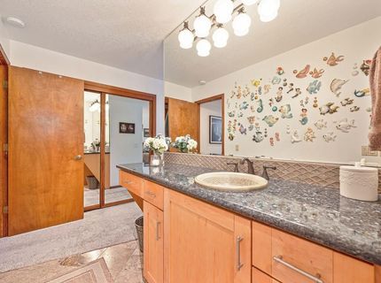 7671 Greenhaven Dr, Sacramento, CA 95831 Photo