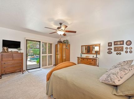 7671 Greenhaven Dr, Sacramento, CA 95831 Photo