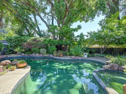 7671 Greenhaven Dr, Sacramento, CA 95831 Photo