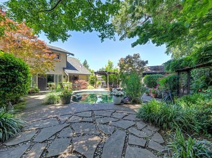 7671 Greenhaven Dr, Sacramento, CA 95831 Photo