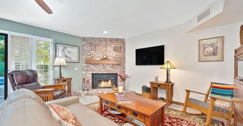 7671 Greenhaven Dr, Sacramento, CA 95831 Photo