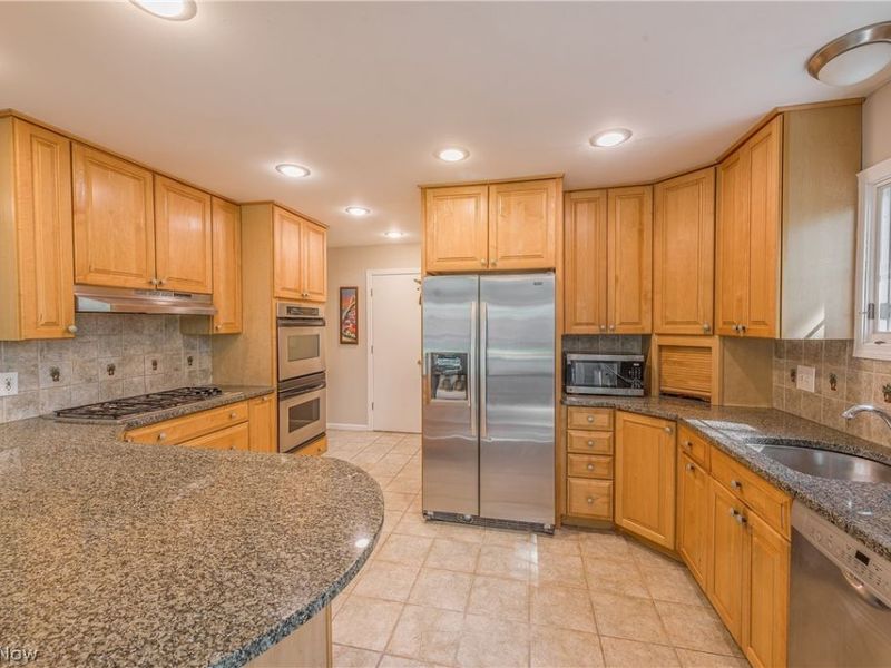 22532 Byron Road, Shaker Heights, OH 44122 Photo 7