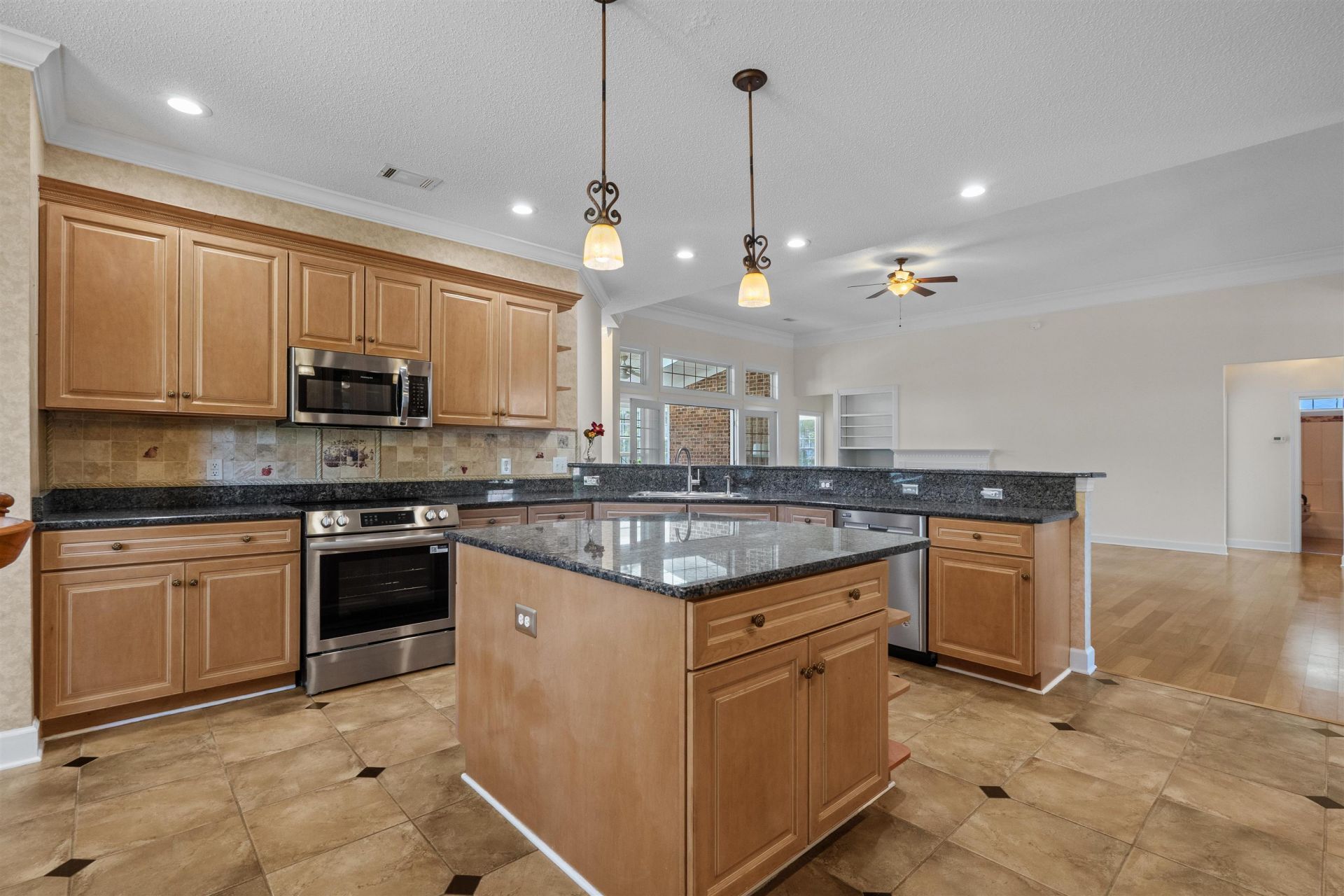 457 Spring Lake Dr.  Photo 13
