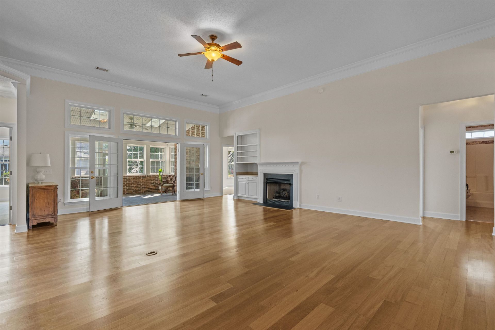 457 Spring Lake Dr.  Photo 6